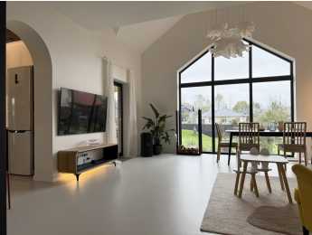 Идеальный пол для загородного дома: надежность и стиль с REMMERS! 